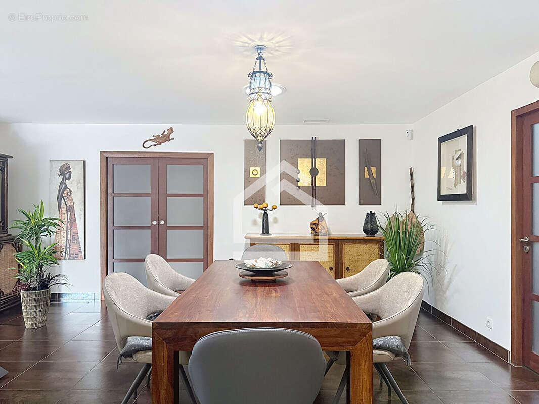 Maison à LE HAILLAN