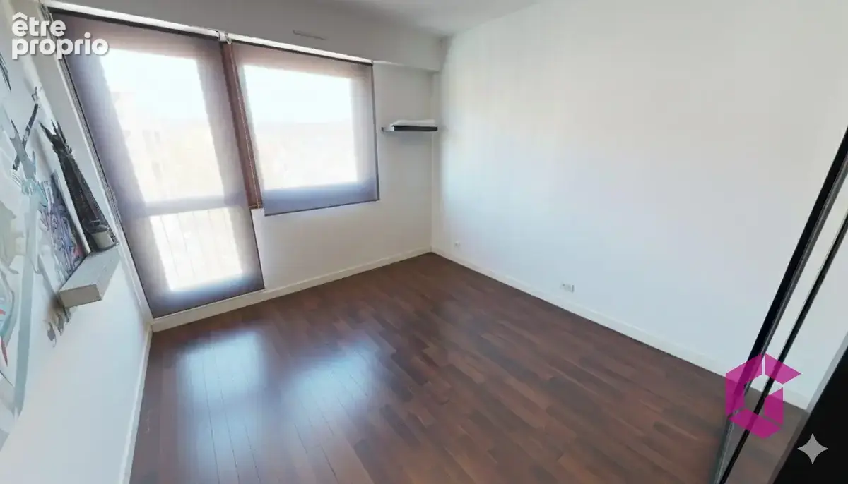 EXCLUSIVITE ! bel Appartement T4/T5 avec une architecture originale avec 2 balcons, cave et box , habitable de suite - photo 9