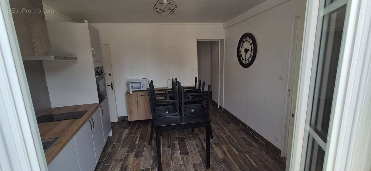 Maison de ville composée de deux appartements, 110 m2, proximité place Victor Hugo, jardin clos, cour avec stationnement - photo 27