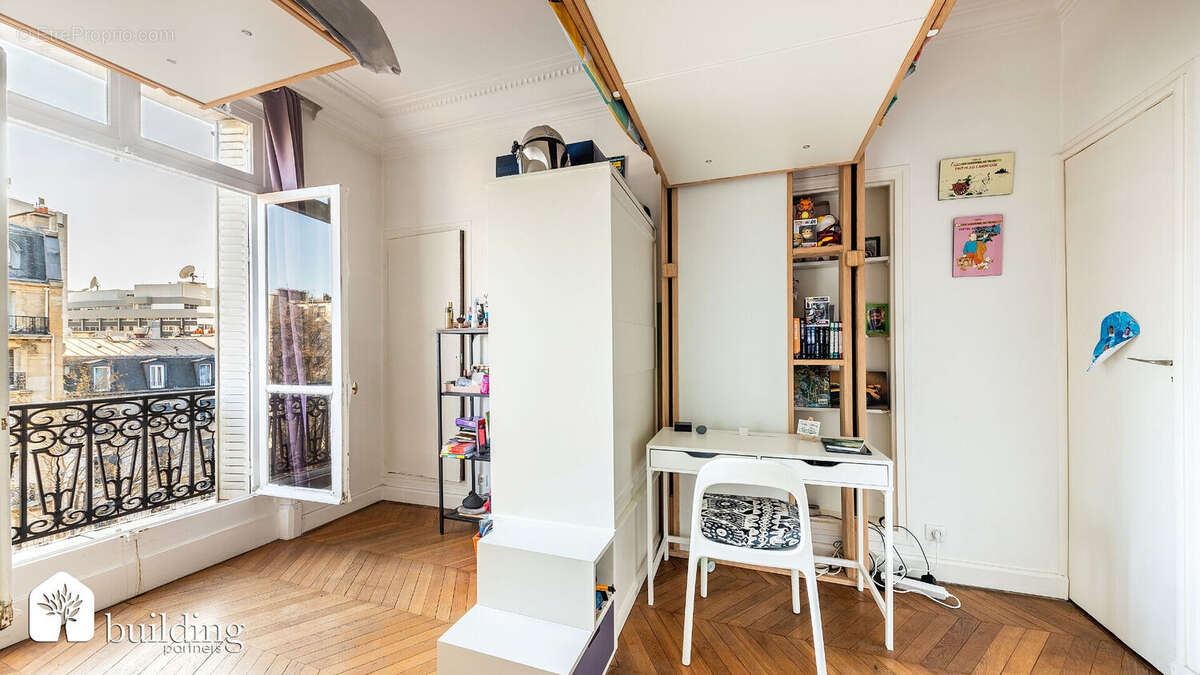 Appartement à PARIS-17E