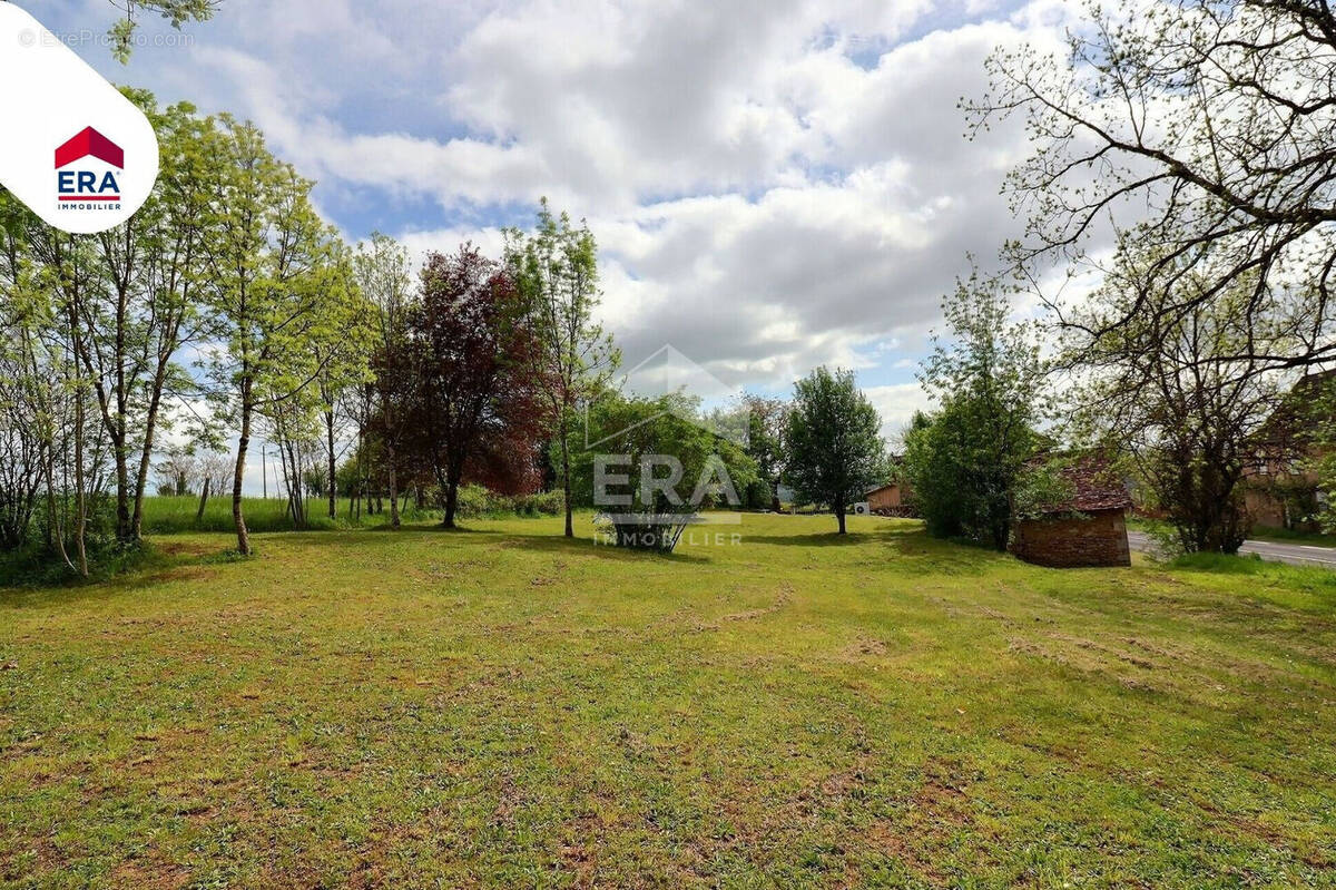 Terrain à FIGEAC