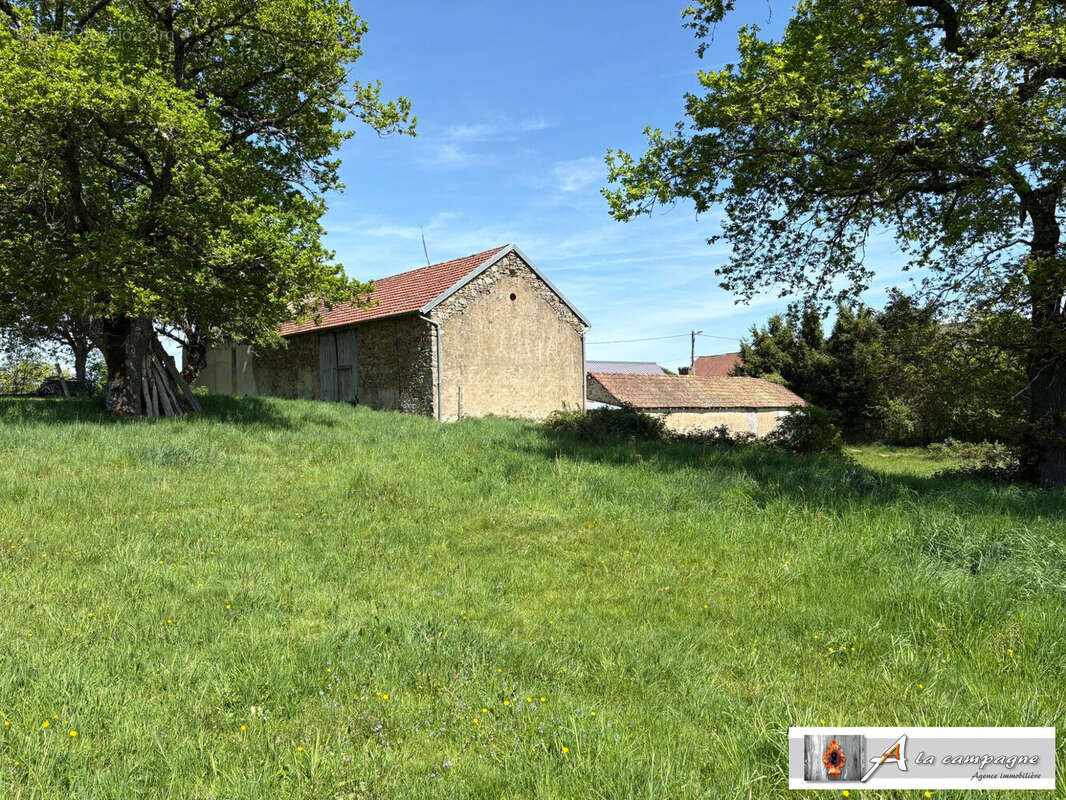 Maison à SAINT-MAURICE-PRES-PIONSAT