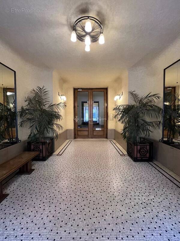 Appartement à PARIS-7E