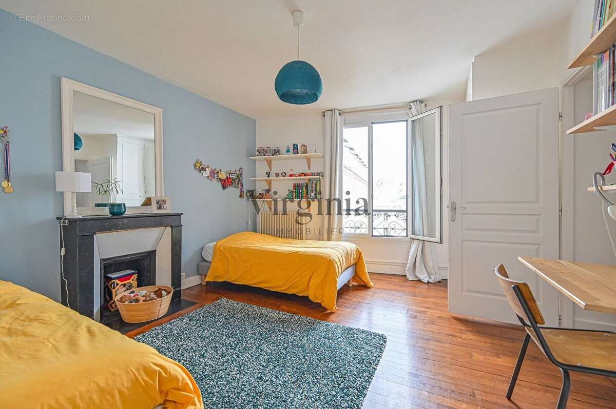 Appartement à CHARENTON-LE-PONT