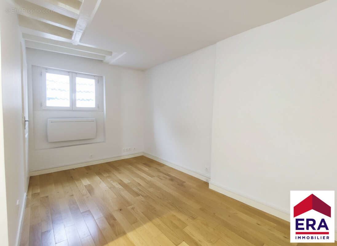 Appartement à PARIS-3E