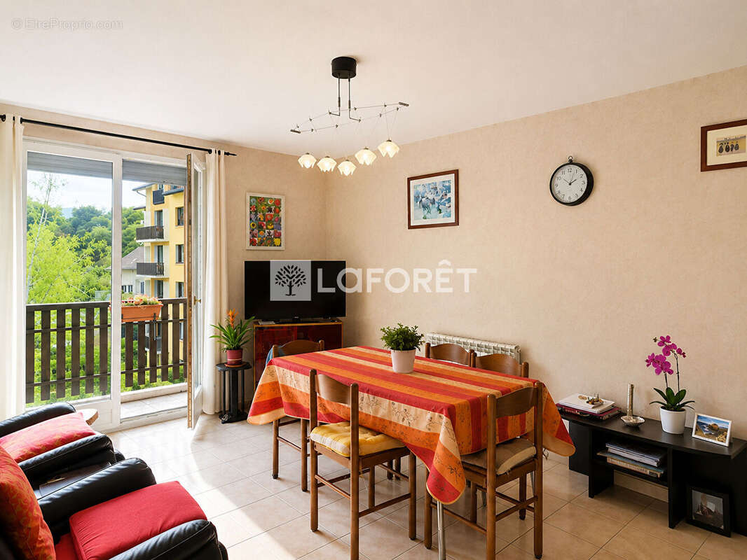 Appartement à BARBERAZ