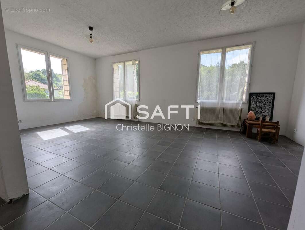 Photo 2 - Maison à SAINT-MAXIMIN