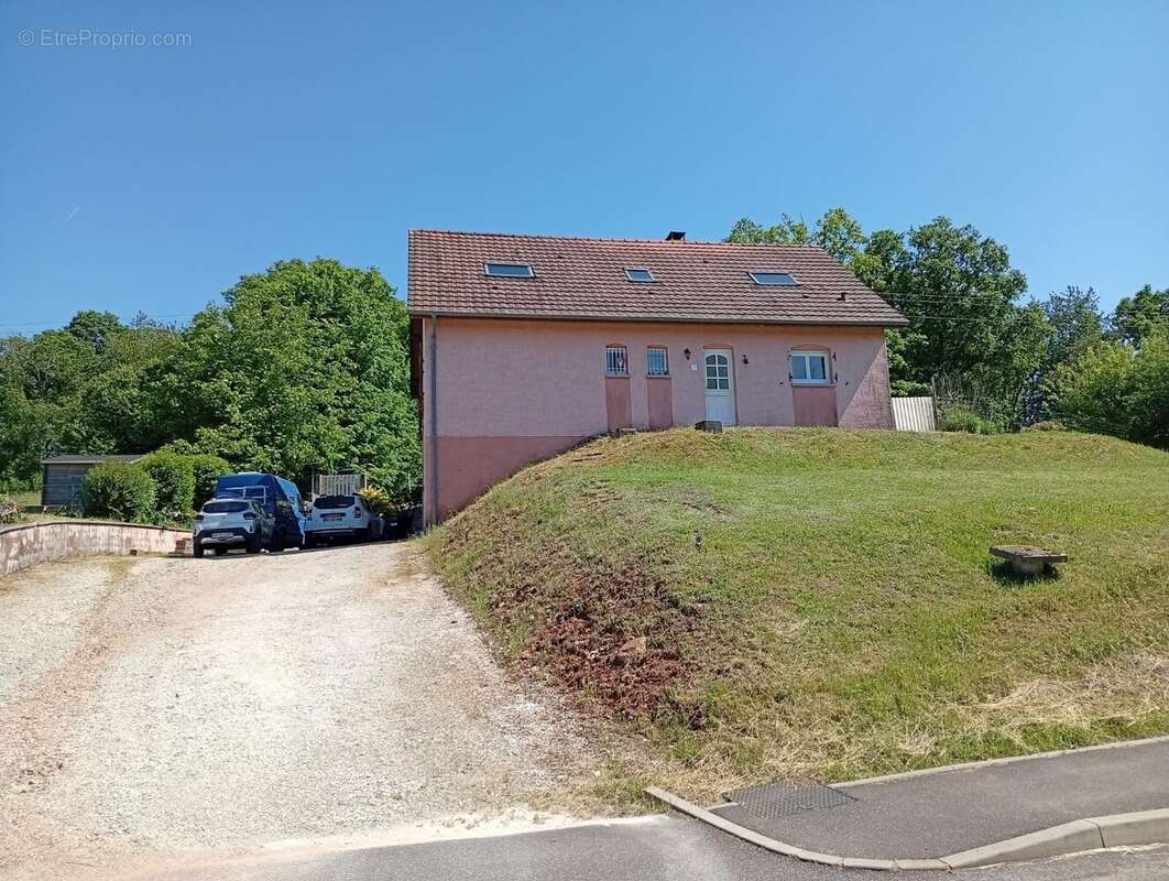 Maison à FRAHIER-ET-CHATEBIER