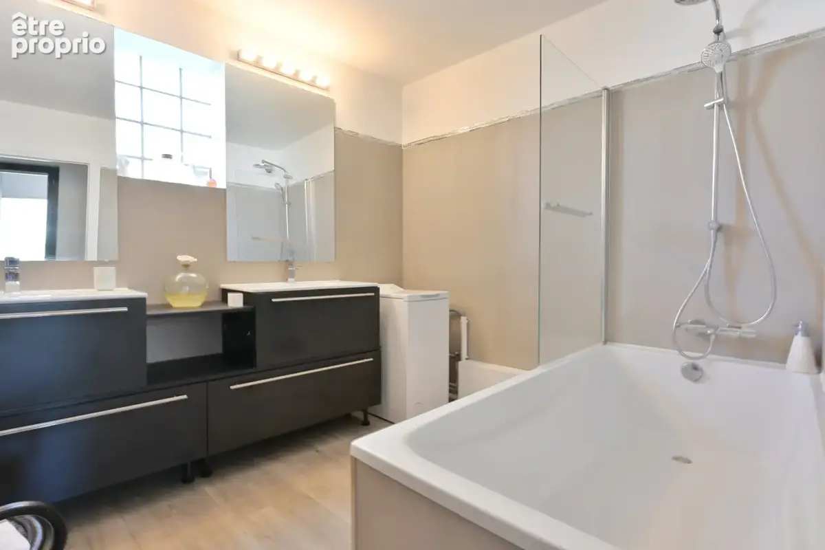 Appartement T3/T4 de 82 m2, balcon, cave et garage fermé   Secteur Beaulieu - photo 9
