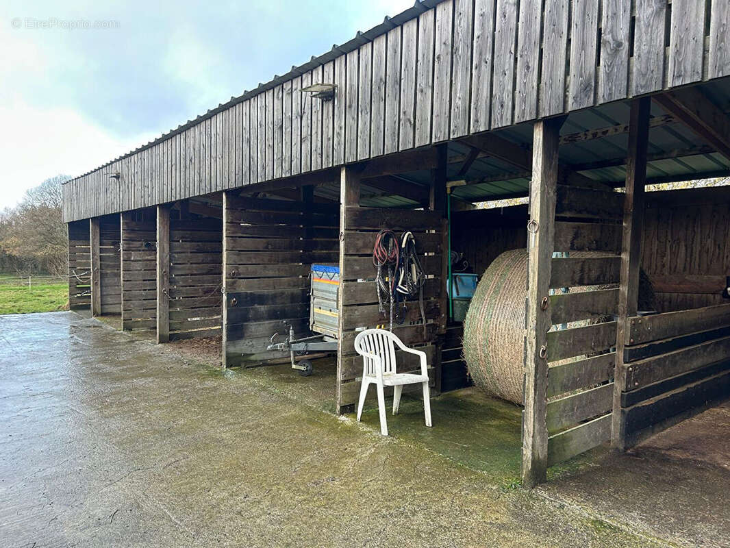 Maison à BELLE-ISLE-EN-TERRE