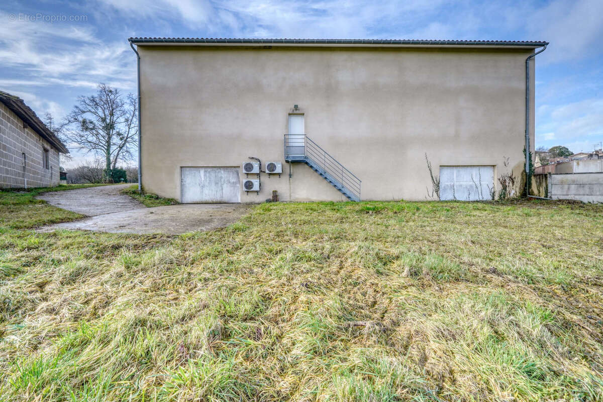 Commerce à MARANSIN