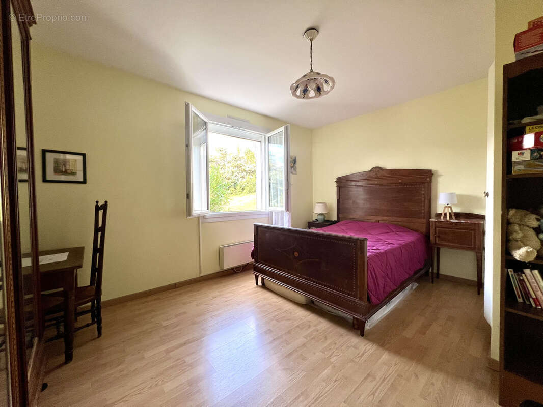 Maison à ROCHEMAURE