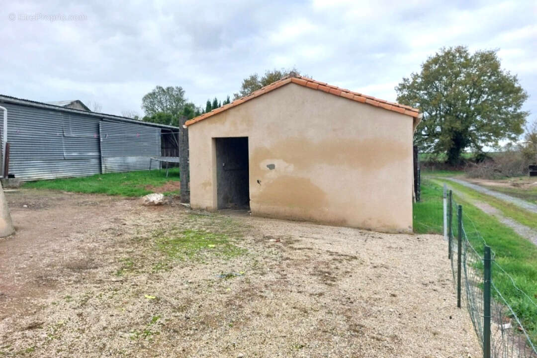 Maison à FAYE-L&#039;ABBESSE