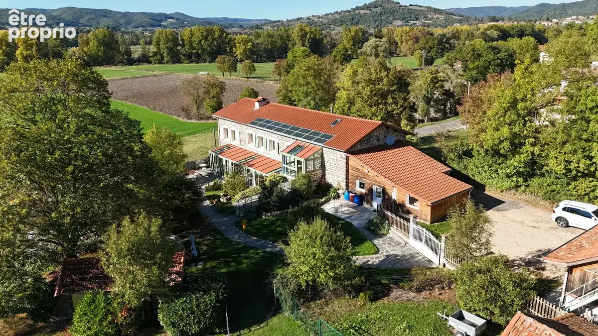 Maison Beaulieu 250 m² - Propriété de caractère avec gîte et dépendances - photo 1