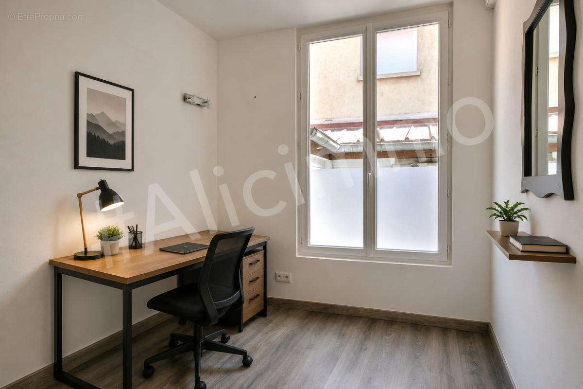 Immeuble Sézanne 7 pièces 177 m2 - photo 4