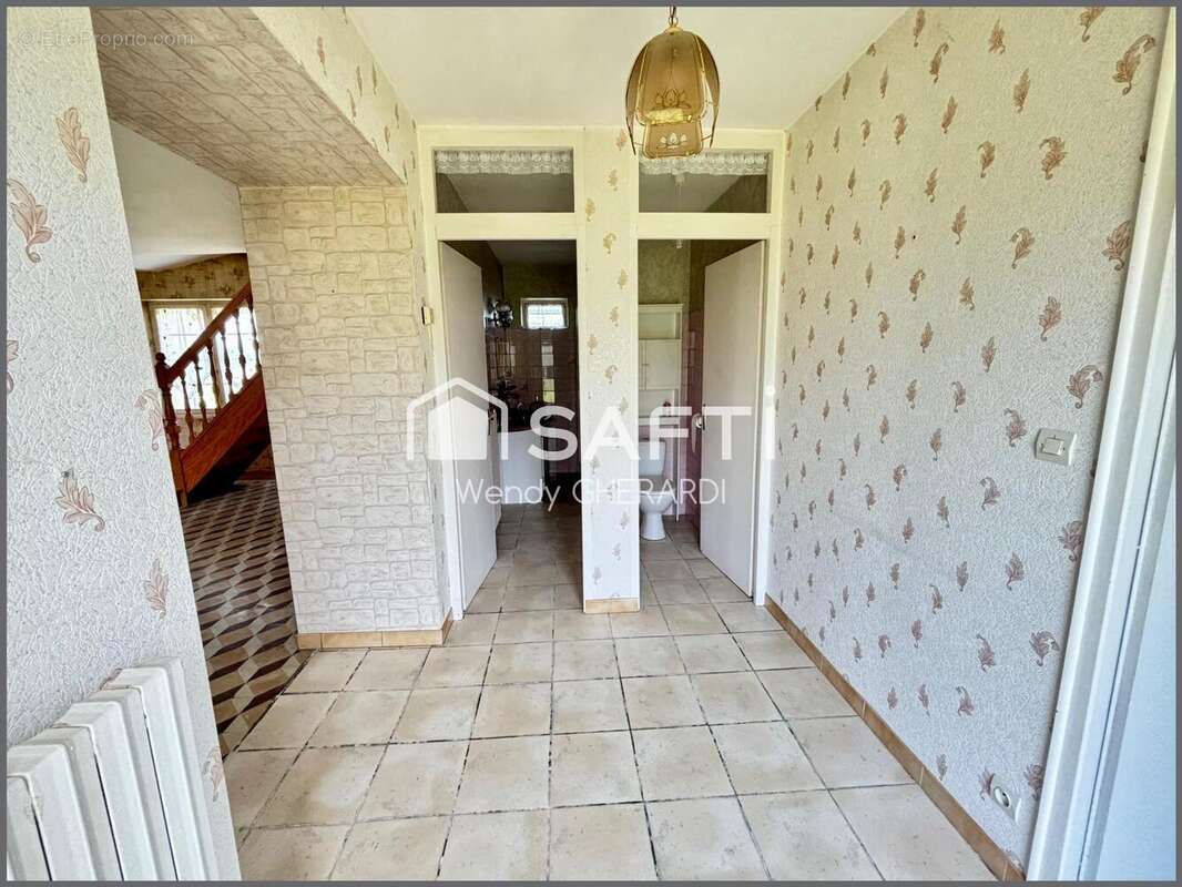 Maison 146 m² à Sossais  - photo 3