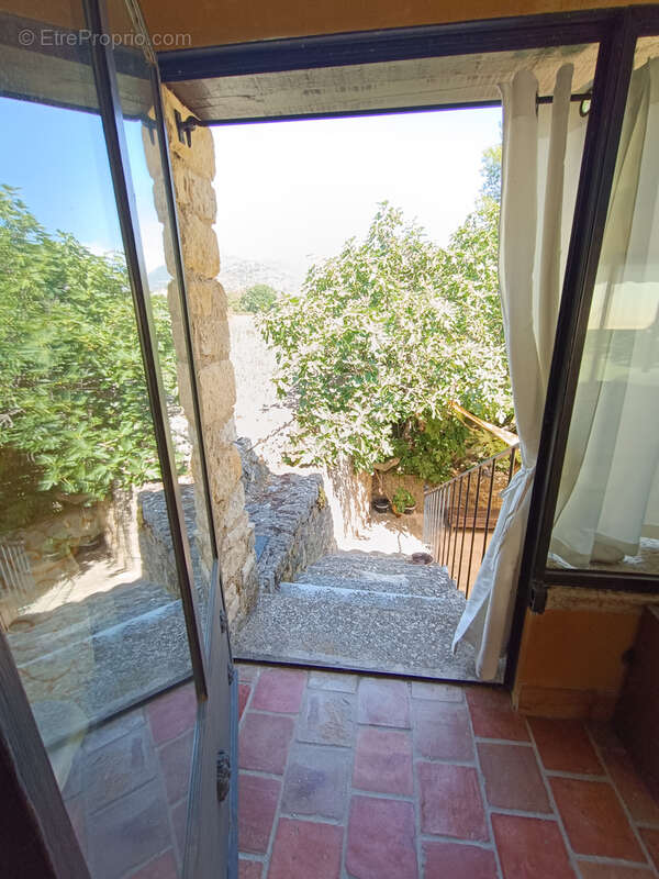 Reilhanette / propriete / ancien moulin restaure / terrain 2ha env. / vue imprenable - photo 23