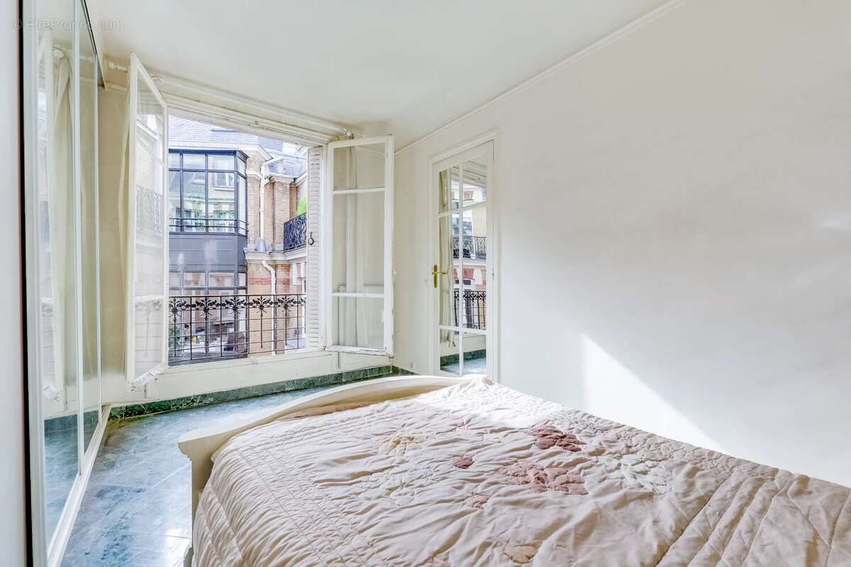 Appartement à PARIS-8E