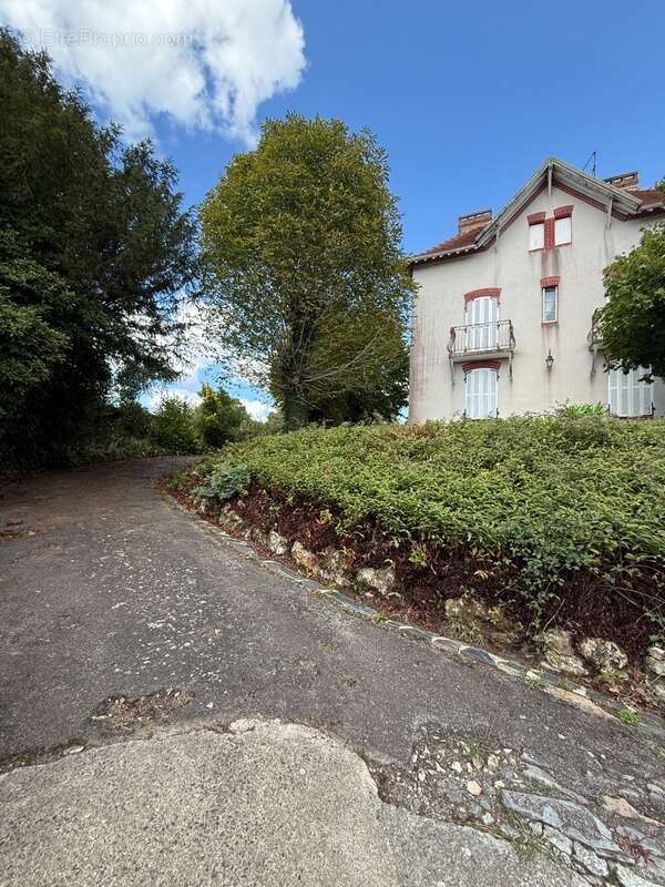 Maison à CUZION