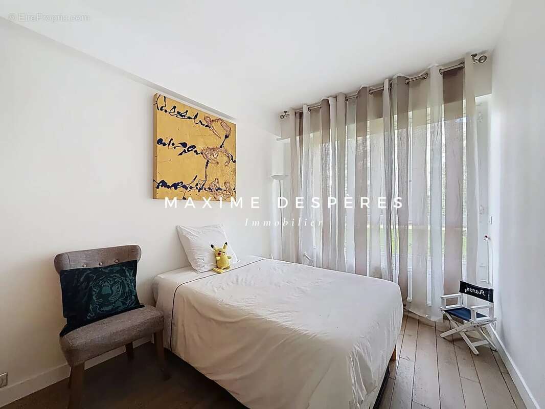 Appartement à NEUILLY-SUR-SEINE