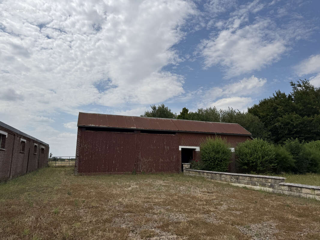 Propriété avec 2 hectares et hangar - photo 22