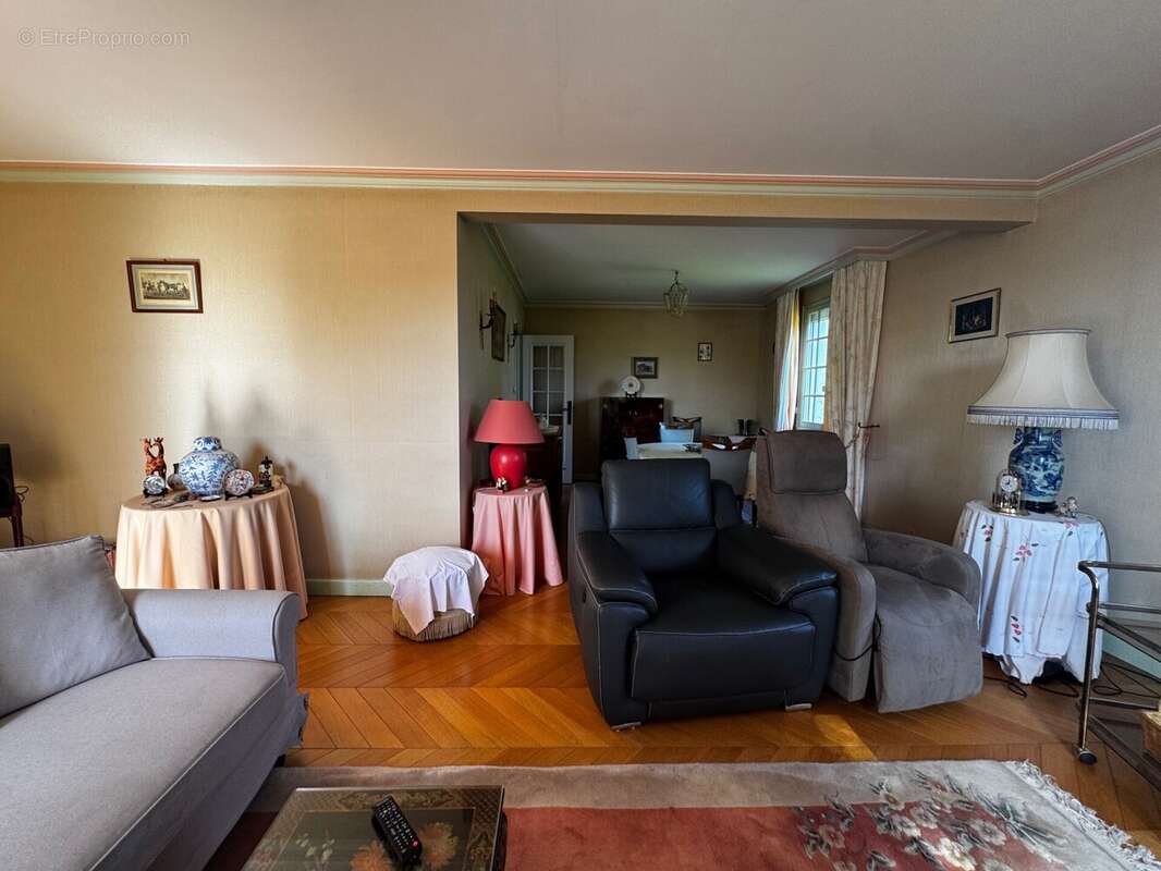 Maison à LIVRY-SUR-SEINE