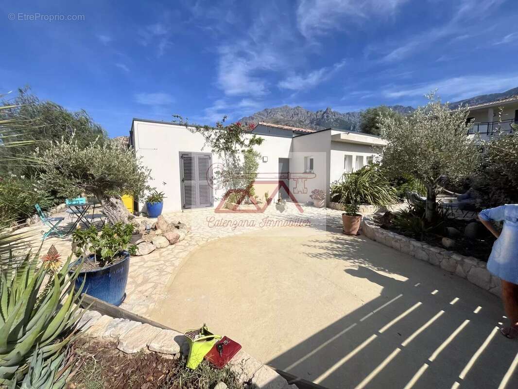 Villa moderne T4 dans le centre du village - photo 2