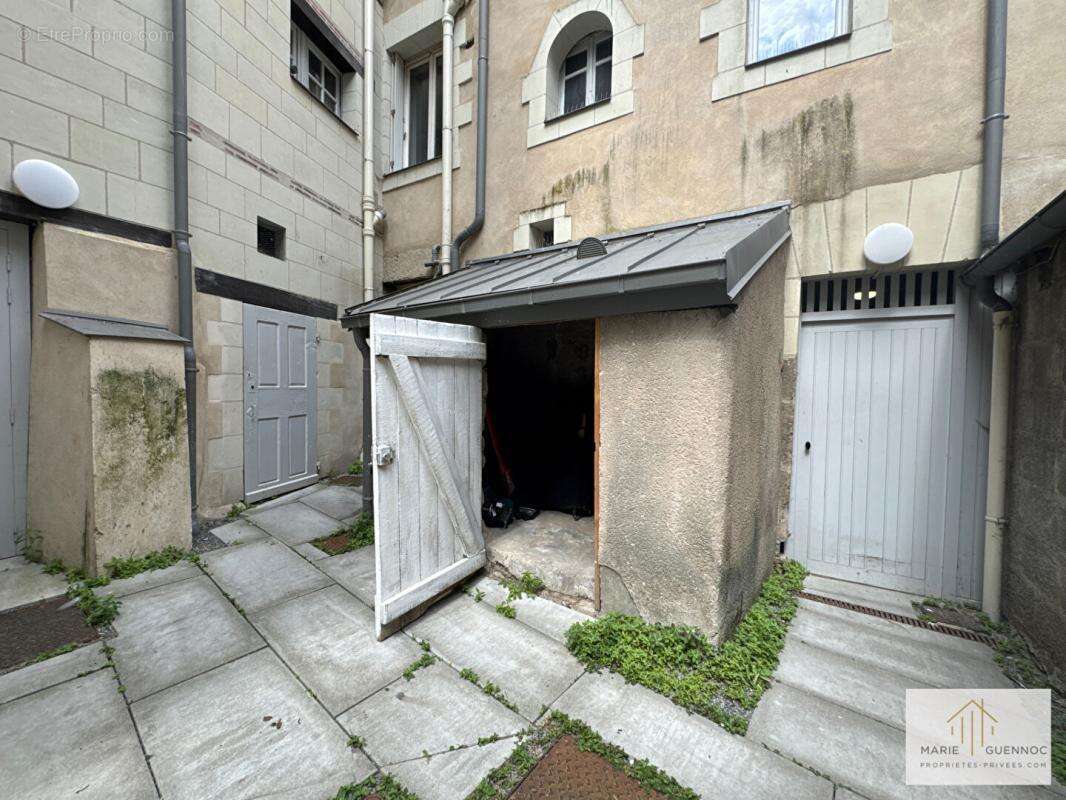 Studio en duplex hyper centre de Nantes vendu avec cave et locataire en place - photo 6