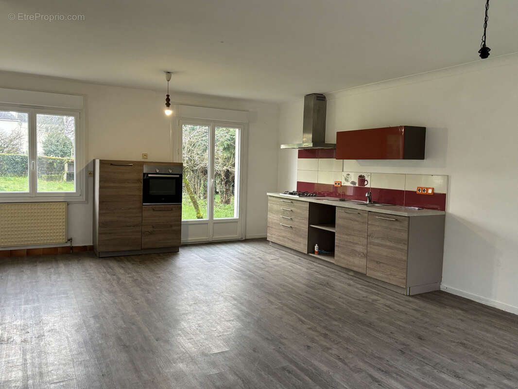 Maison à SEGLIEN