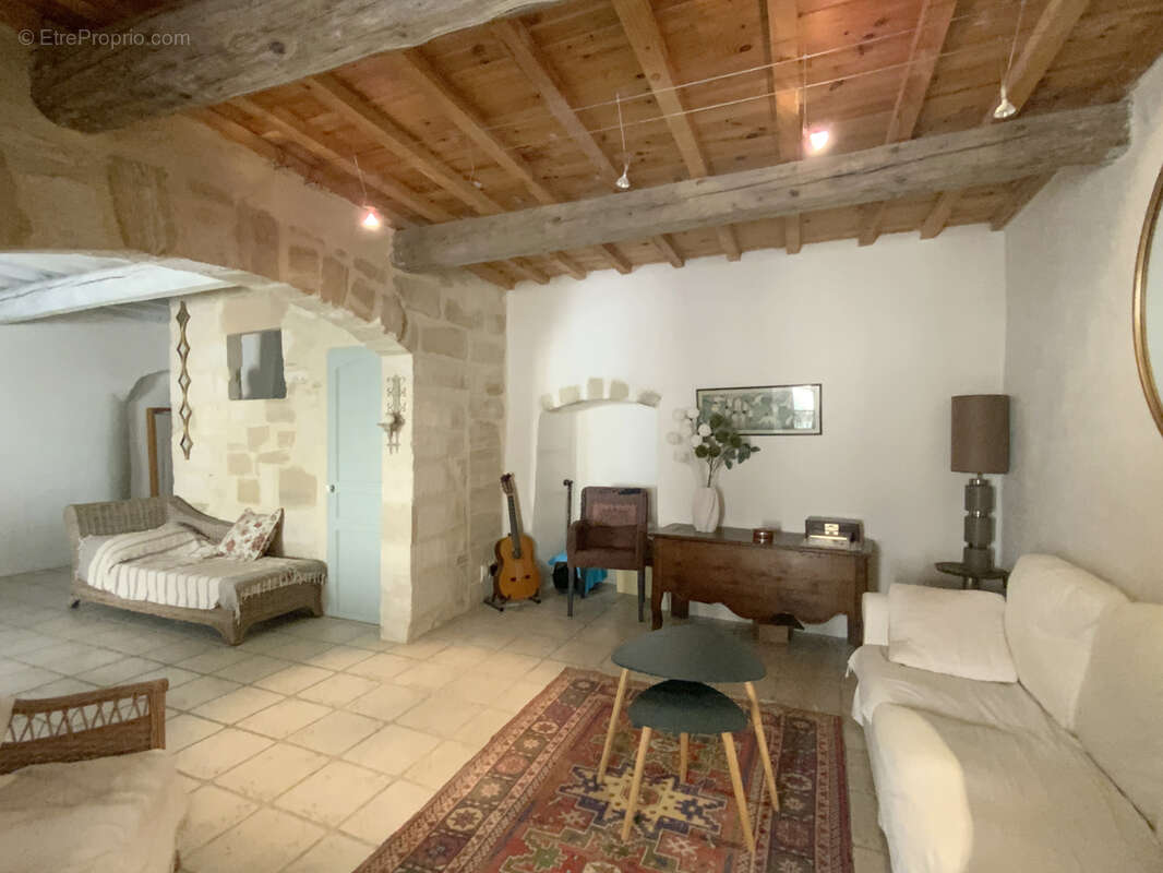 Charmante maison de village avec terrasse et garage à 3 km d' Uzès. - photo 2