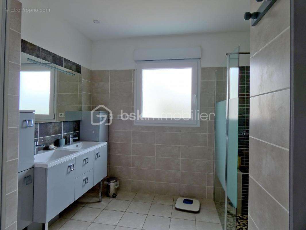 Maison à SAINT-JUST-LUZAC