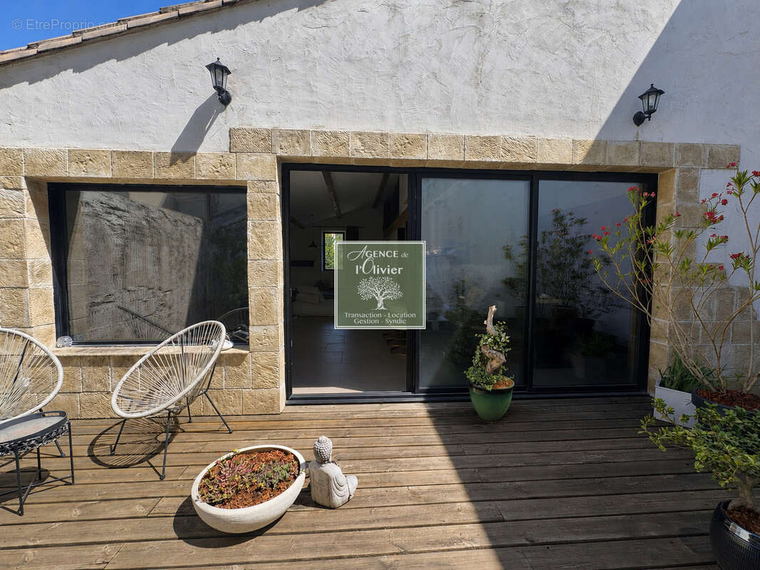 Loft d'architecte avec terrasse et parking en coeur de ville - photo 6