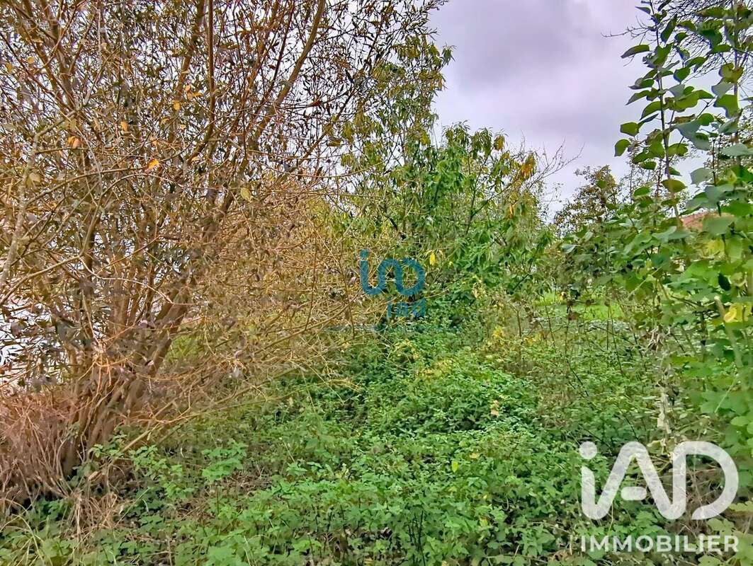 Terrain 638 m² à Fontenay-Tresigny  - photo 3