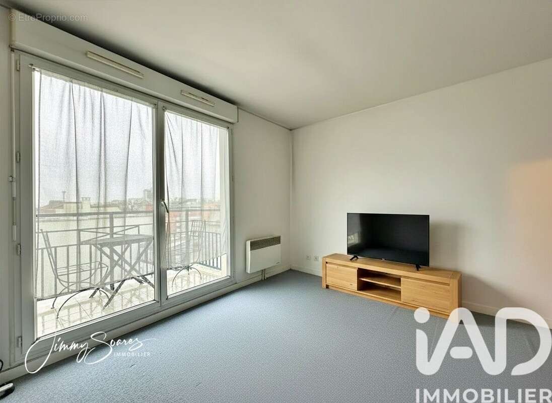 Photo 2 - Appartement à COURBEVOIE