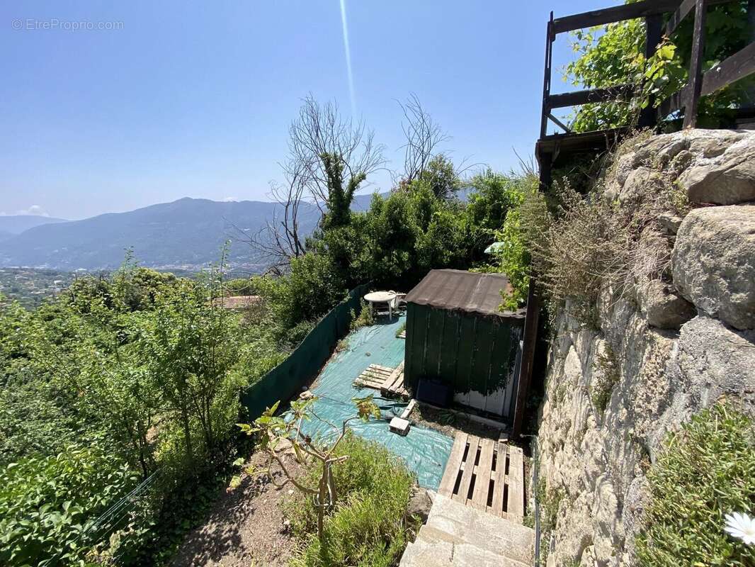 Terrain à BERRE-LES-ALPES