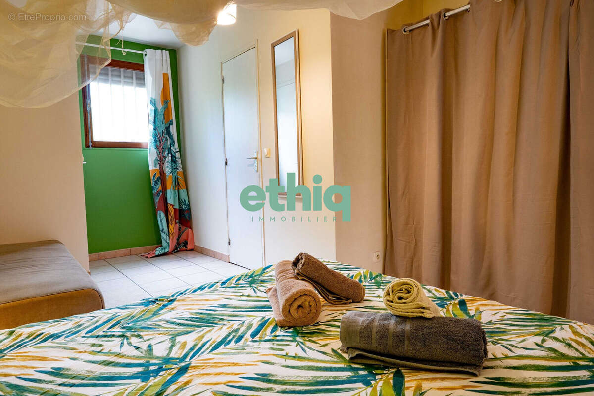 Maison 313 m² à Sainte-Rose  - photo 8