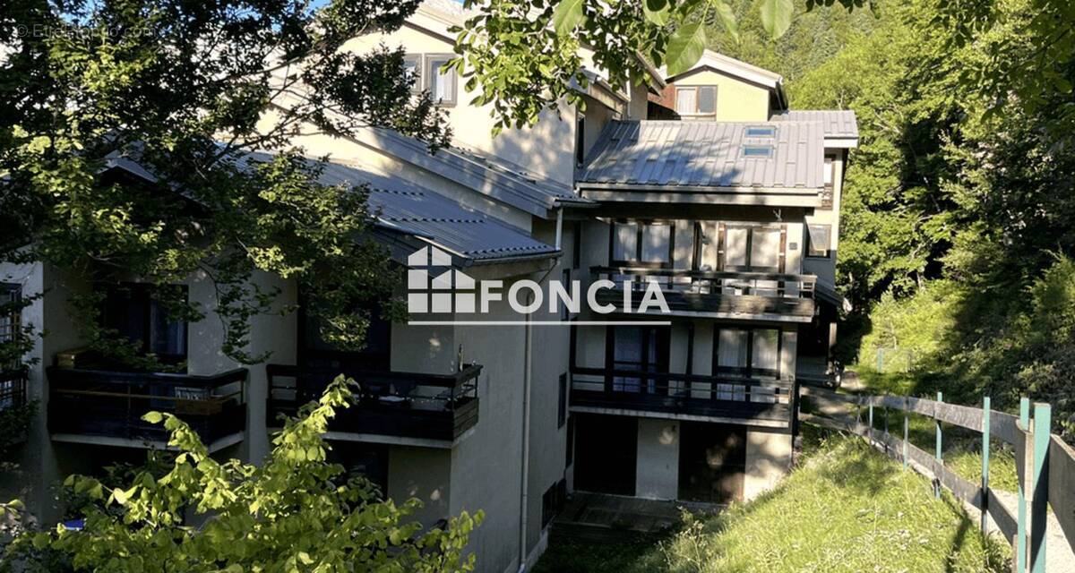 Appartement à CHATEAU-BERNARD