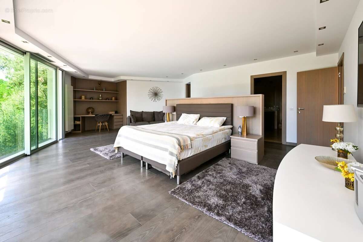 Maison à MOUGINS