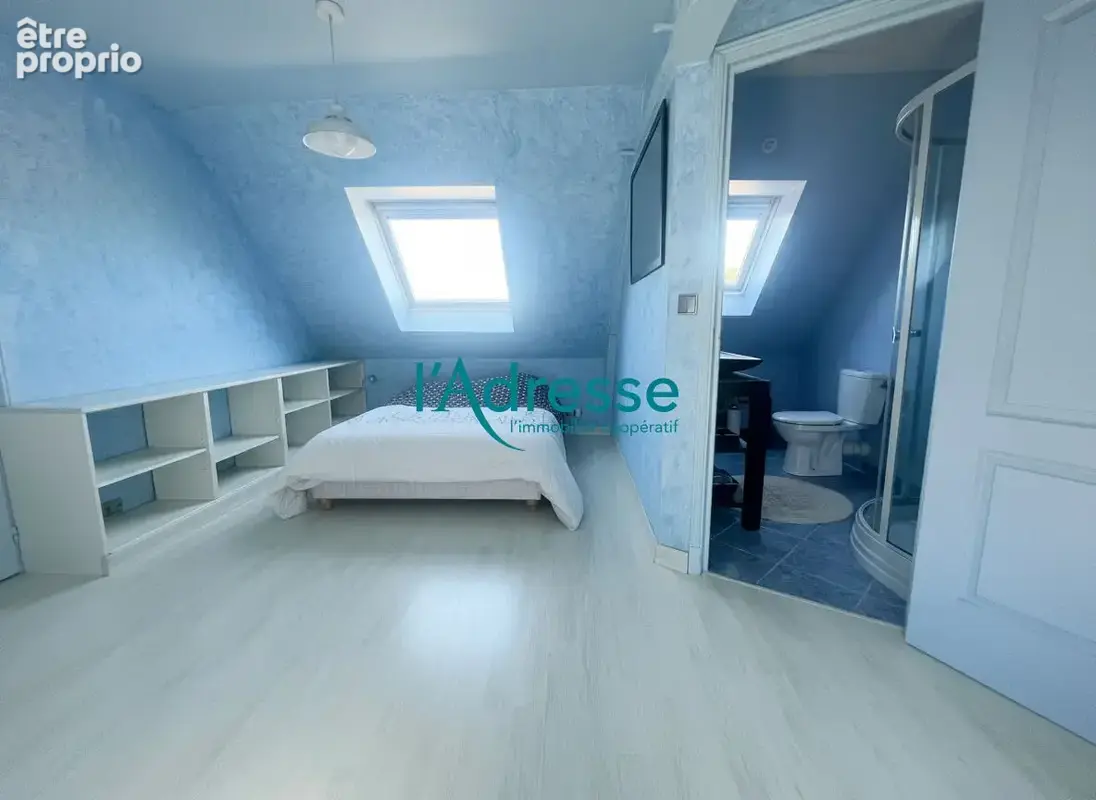 Maison familiale de 235 m² avec terrain arboré de 5 200 m² - photo 7