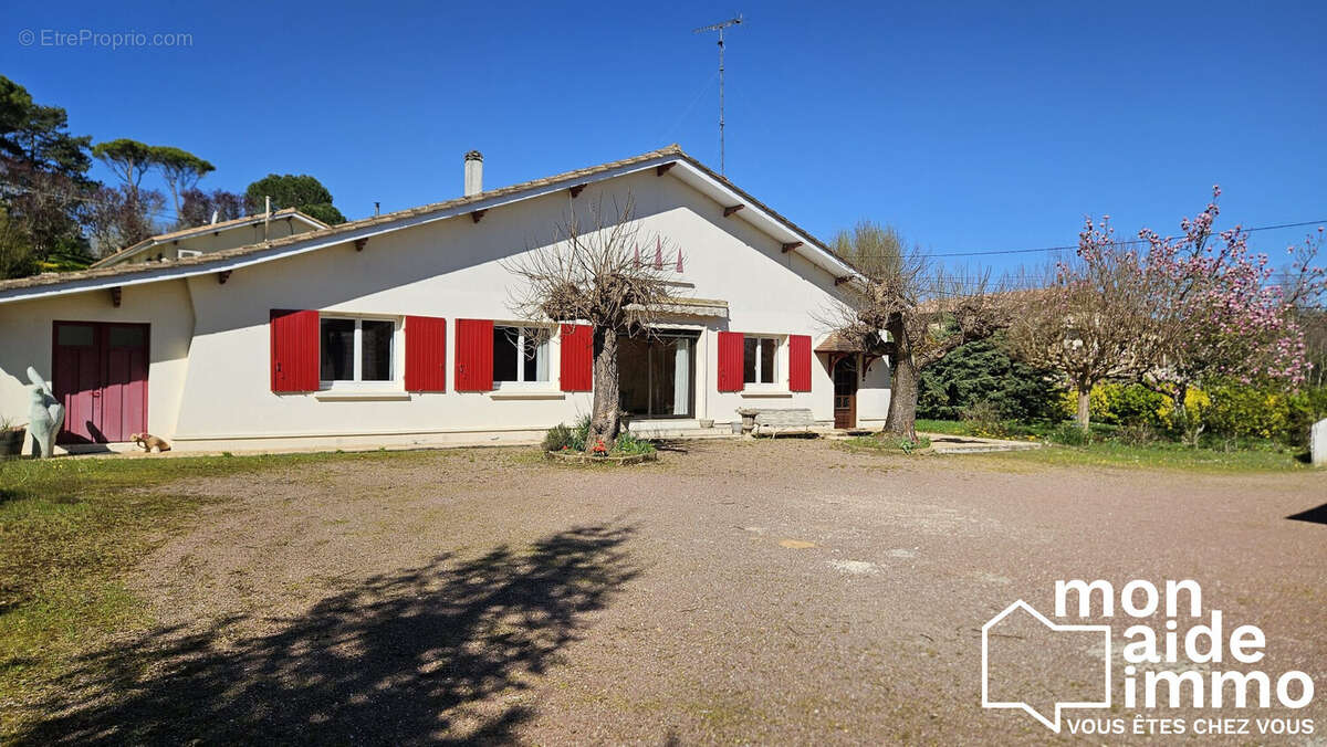 Maison à NAUJAN-ET-POSTIAC