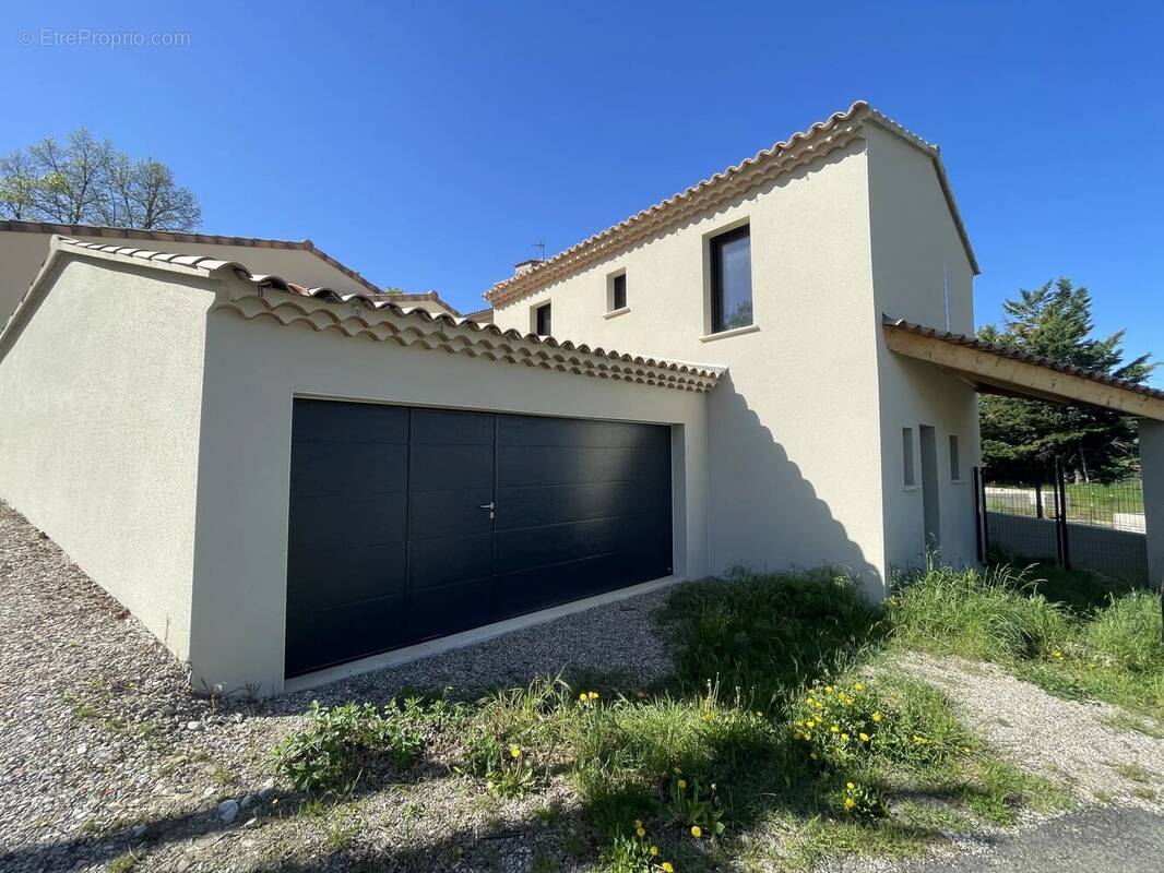 Maison à ENTRECHAUX