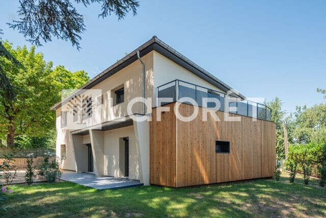 Appartement à SAINT-GENIS-LAVAL