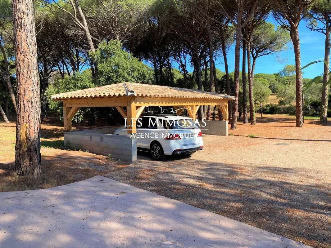 Maison à ROQUEBRUNE-SUR-ARGENS