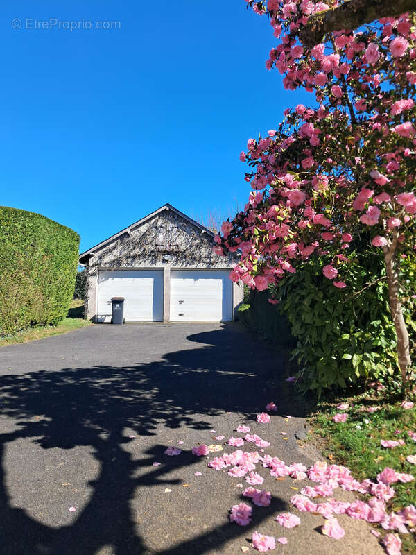Maison à ARNAC-POMPADOUR