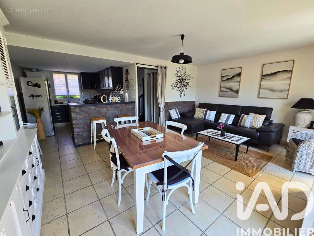 Photo 3 - Maison à LINAS