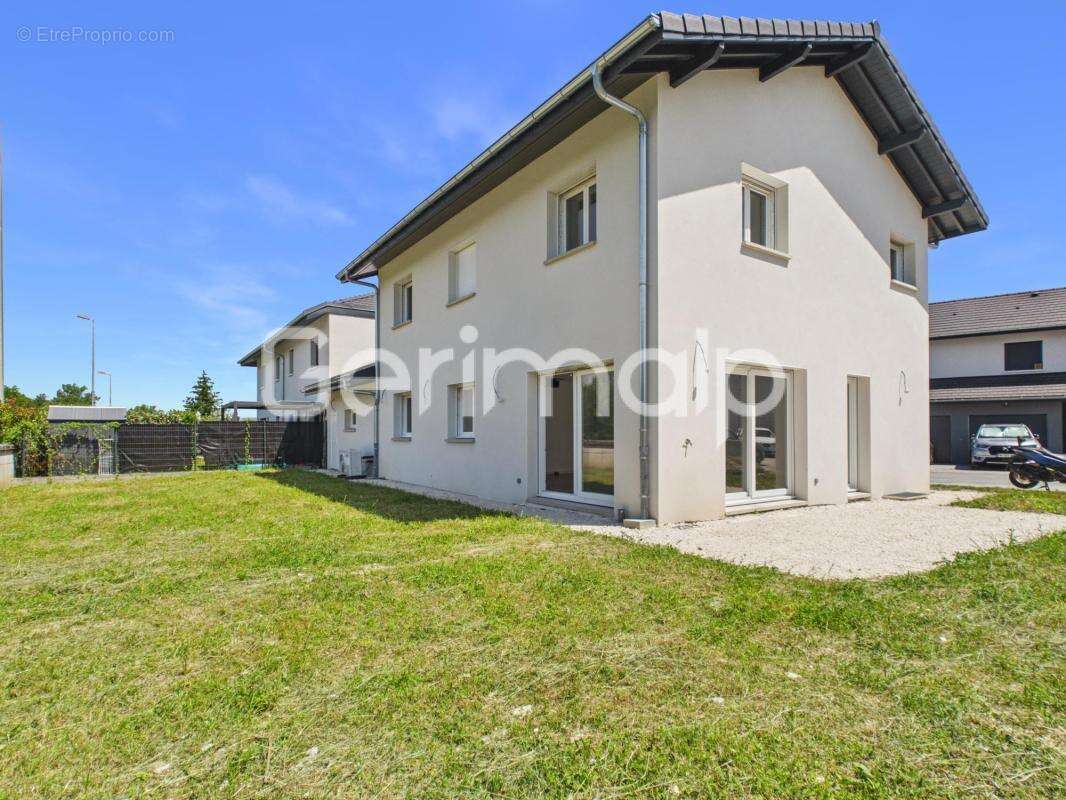 Vente - Maison - 5 pièces + cuisine - 130 m² - 535 000 € - - photo 2