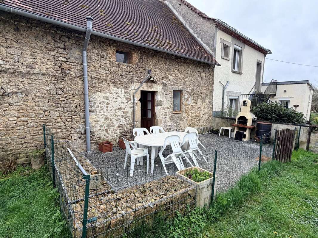 Maison à MAGNAC-LAVAL