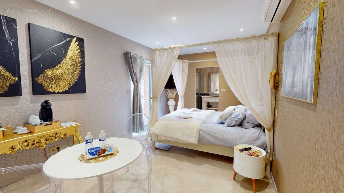 Maison 268 m² à Saint-Cyr-En-Val  - photo 8
