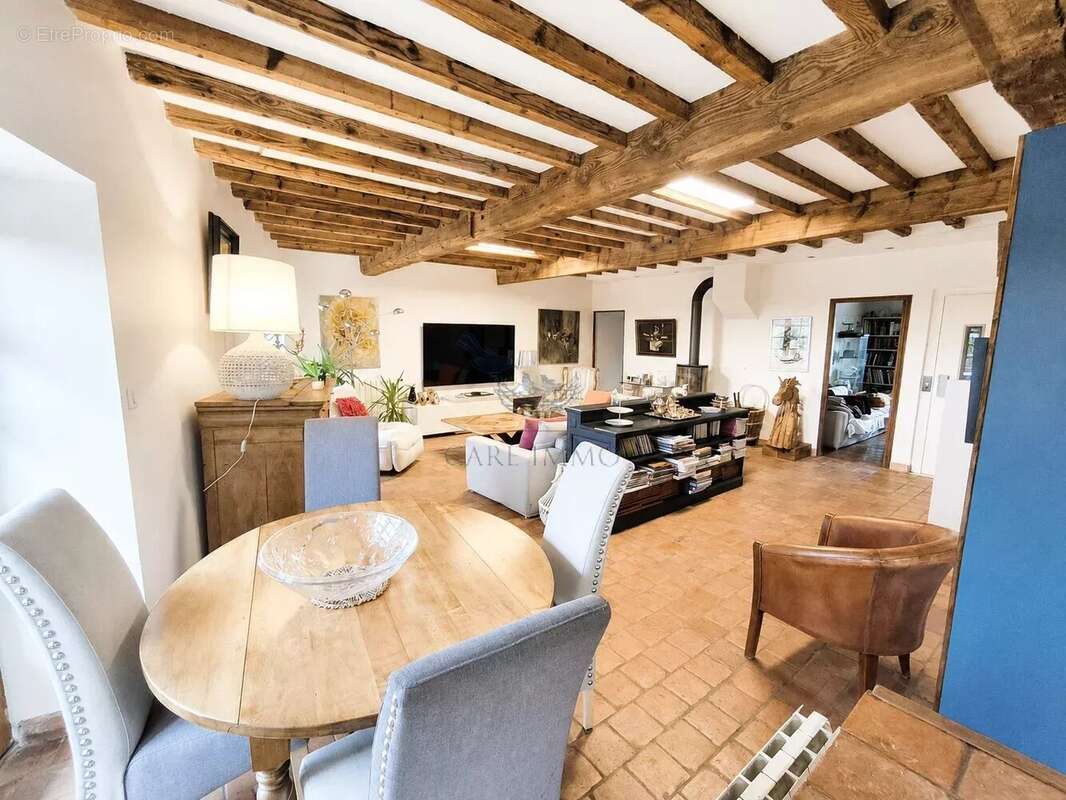 Maison à OINGT