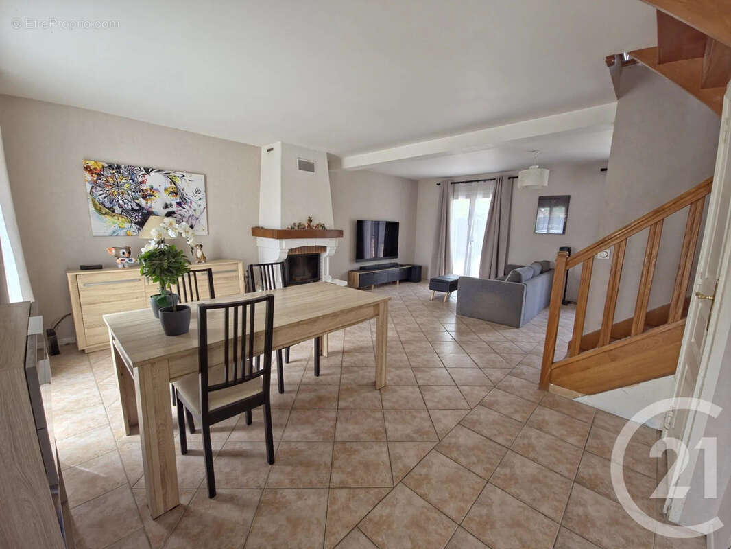 Maison 111 m² à Chelles  - photo 2